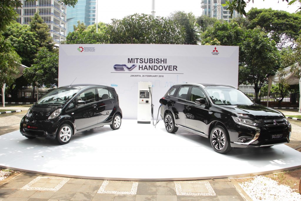 Teknologi Hybrid Outlander PHEV