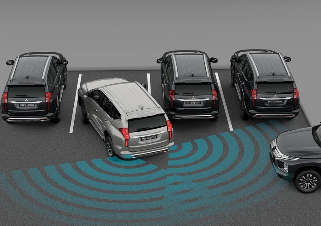 FITUR REAR CROSS TRAFFIC ALERT